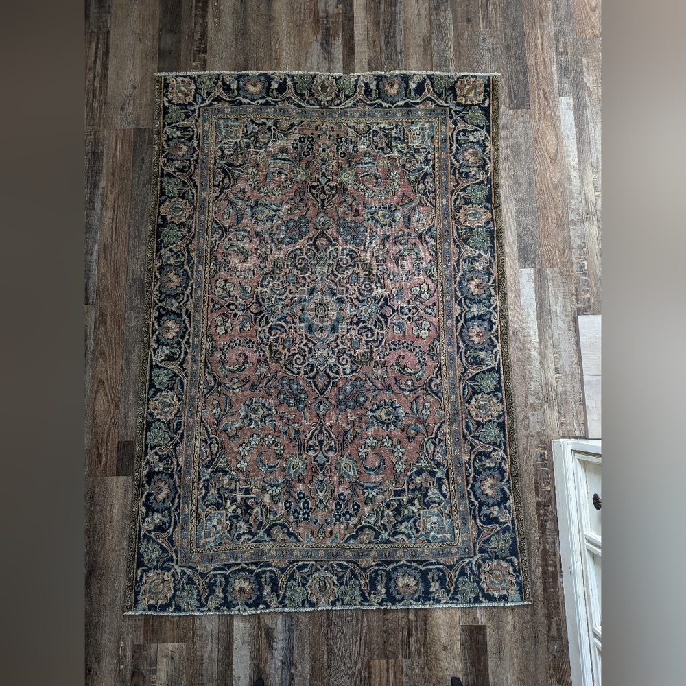 Vintage Turkish Wool Rug 4'x6' - Picture 4 of 8